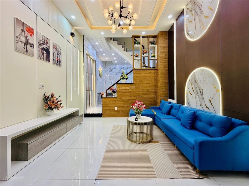 Siêu thơm  4 tầng lầu bề thế  hẻm ô tô  trang bị nội thất  đường phạm văn chiêu