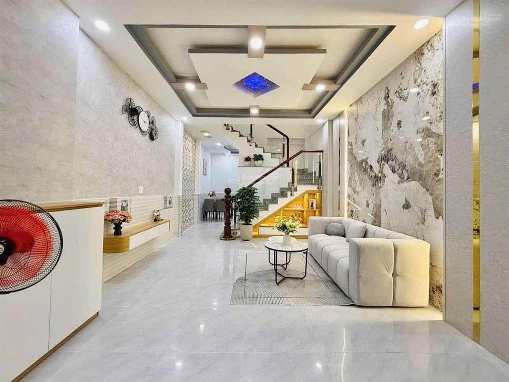 Nhà mới ngang rộng 4m  đẹp  ô tô tới ngay nhà rẻ  đường phạm văn chiêu  gần công viên làng hoa