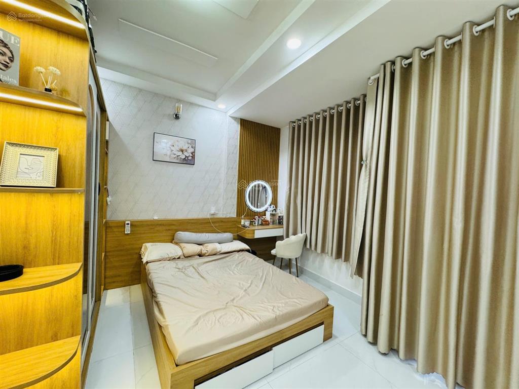 Nhà mới ngang rộng 4m  đẹp  ô tô tới ngay nhà rẻ  đường phạm văn chiêu  gần công viên làng hoa