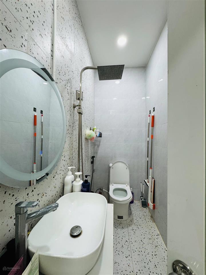 Nhà mới ngang rộng 4m  đẹp  ô tô tới ngay nhà rẻ  đường phạm văn chiêu  gần công viên làng hoa
