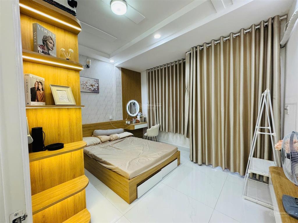 Nhà mới ngang rộng 4m  đẹp  ô tô tới ngay nhà rẻ  đường phạm văn chiêu  gần công viên làng hoa