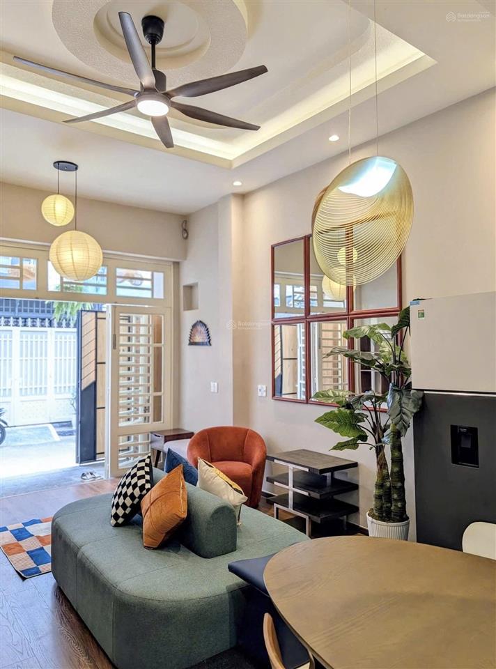 Độc lạ sài gòn hẻm xe tải 5m có gu 4 tầng lầu nội thất xịn quyến rũ không lộ giới ko quy hoạch