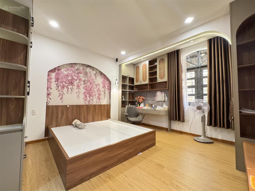 4 tầng lầu  mái đúc  cạnh phú nhuận  sát bình thạnh  nhà kiên cố. đường số 2  nguyễn kiệm