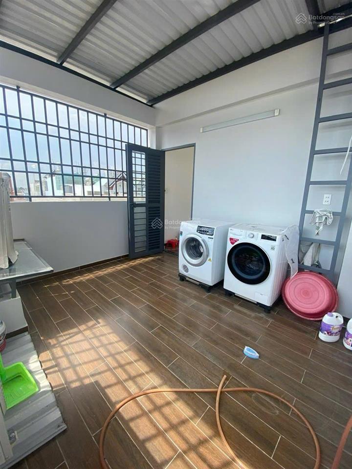 Ô tô ngủ trong nhà 5 tầng lầu đường lê đức thọ gần chợ xóm mới