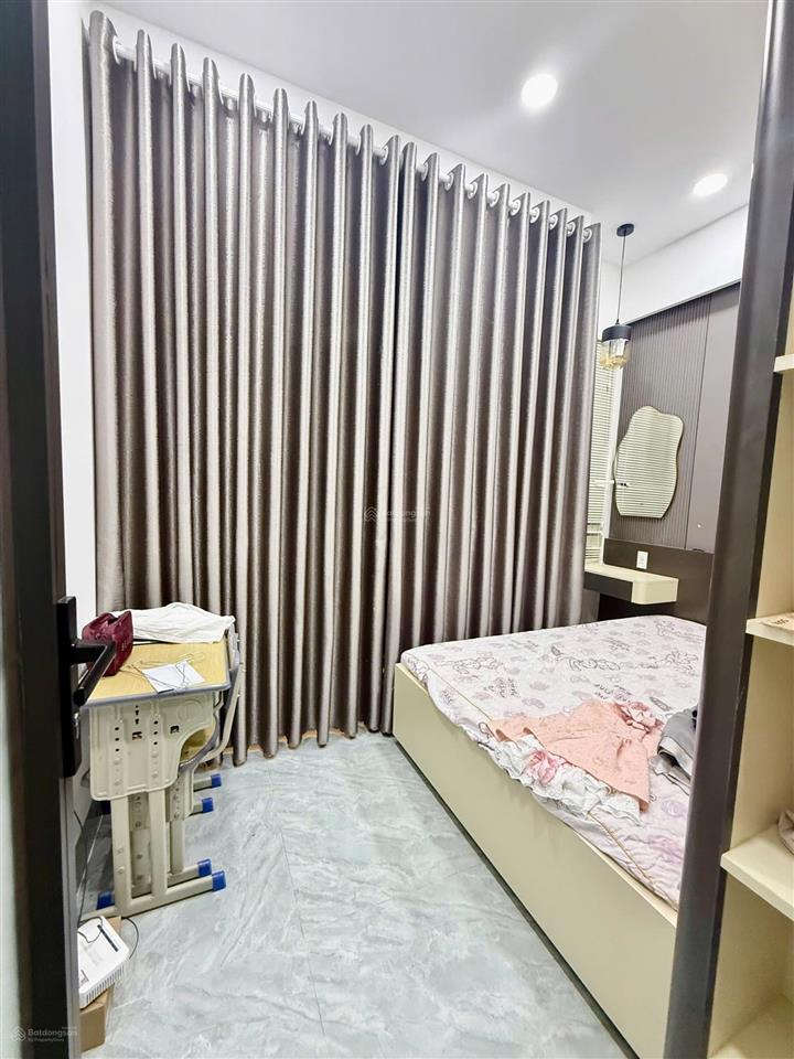Nhà mới dọn vô ở ngay được  2 tầng lầu kiên cố  sổ hồng riêng hẻm sạch sẽ đg số 8 thống nhất
