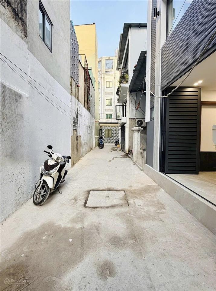 Siêu vị trí 5 tầng lầu xây mới  hẻm ô tô cạnh công viên làng hoa kiến trúc đẹp full nội thất