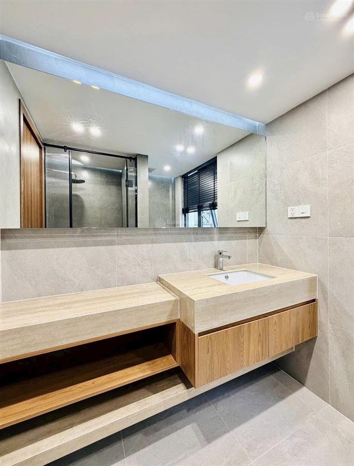 Siêu vị trí 5 tầng lầu xây mới  hẻm ô tô cạnh công viên làng hoa kiến trúc đẹp full nội thất