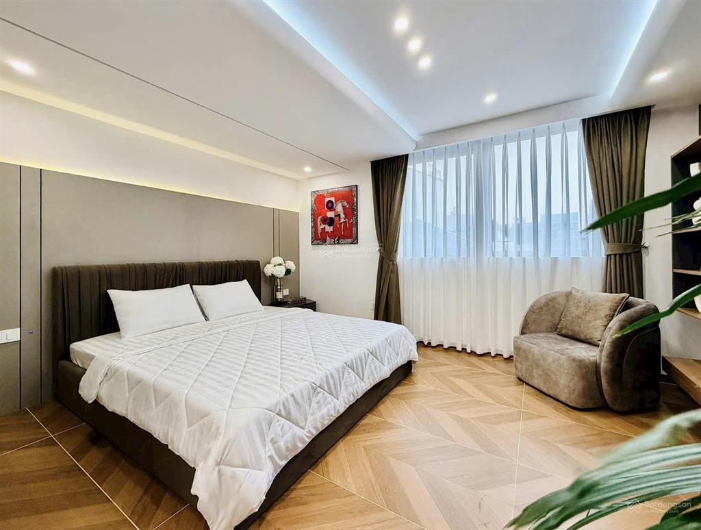 Siêu vị trí 5 tầng lầu xây mới  hẻm ô tô cạnh công viên làng hoa kiến trúc đẹp full nội thất