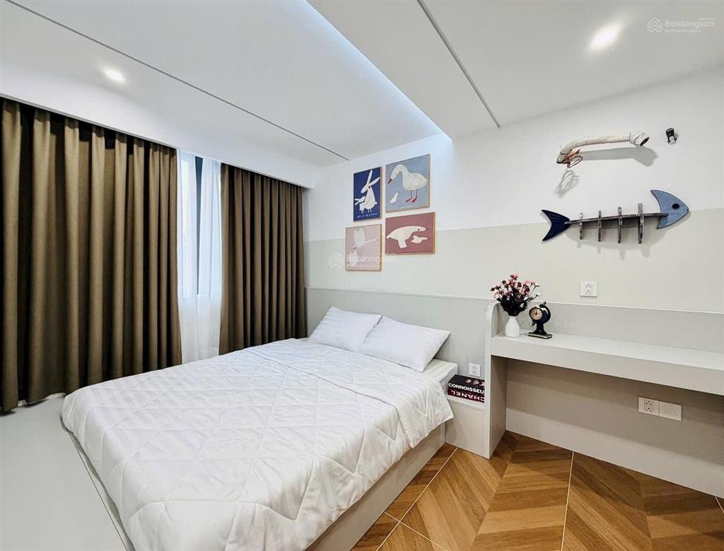 Siêu vị trí 5 tầng lầu xây mới  hẻm ô tô cạnh công viên làng hoa kiến trúc đẹp full nội thất