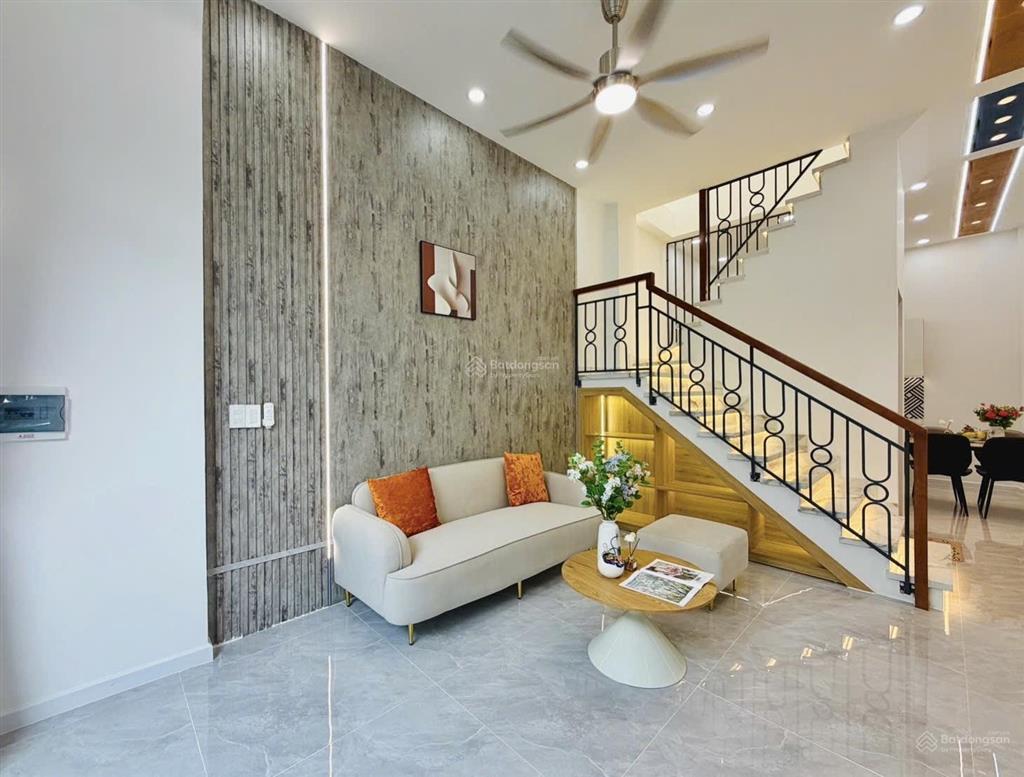 Giáp bình thạnh+ phú nhuận+ kịp đón xuân+ nhà mới vô ở ngay 2 tầng thiết kế đẹp đường quang trung