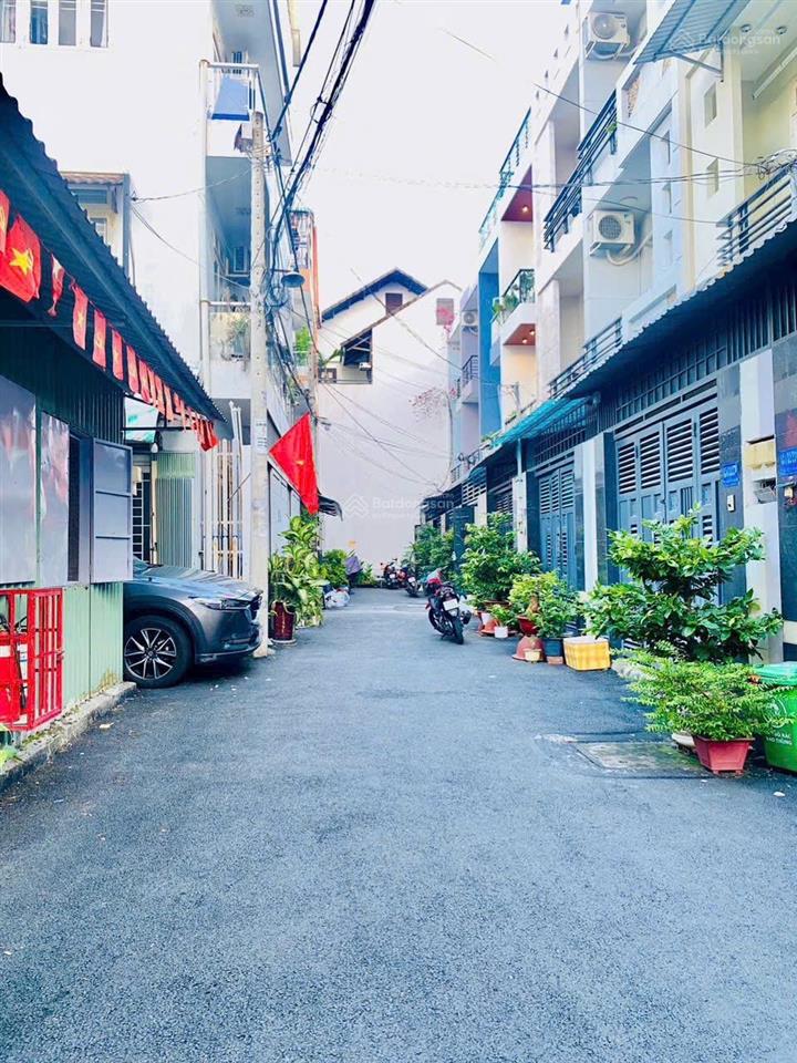 Diện tích to 3 tầng lầu bề thế hẻm xe tải 4 phòng ngủ đường phạm văn chiêu ngay nhà thờ thạch đà