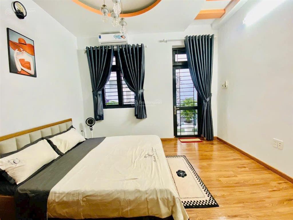 Diện tích to 3 tầng lầu bề thế hẻm xe tải 4 phòng ngủ đường phạm văn chiêu ngay nhà thờ thạch đà