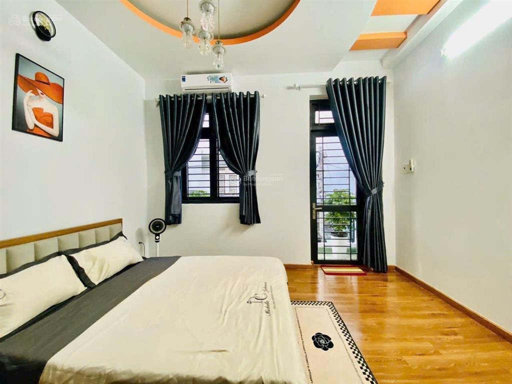 Diện tích to 3 tầng lầu bề thế hẻm xe tải 4 phòng ngủ đường phạm văn chiêu ngay nhà thờ thạch đà