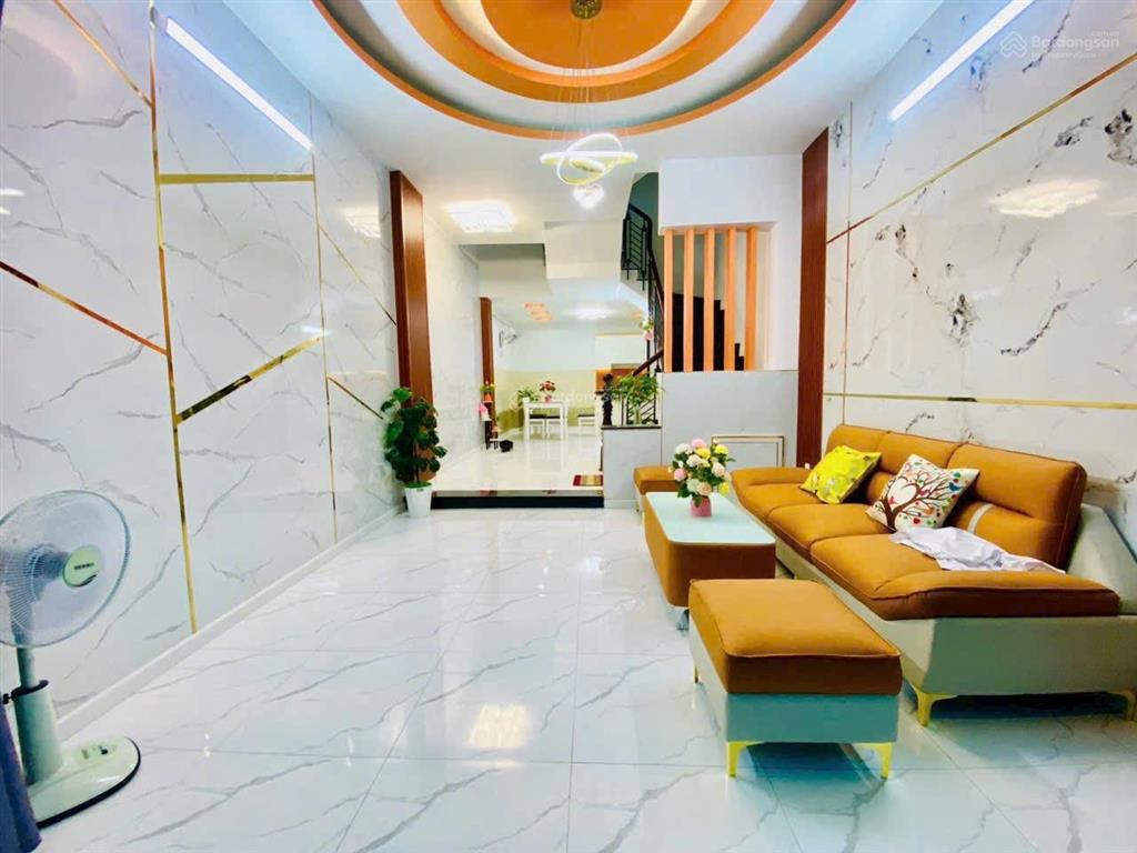 Diện tích to 3 tầng lầu bề thế hẻm xe tải 4 phòng ngủ đường phạm văn chiêu ngay nhà thờ thạch đà