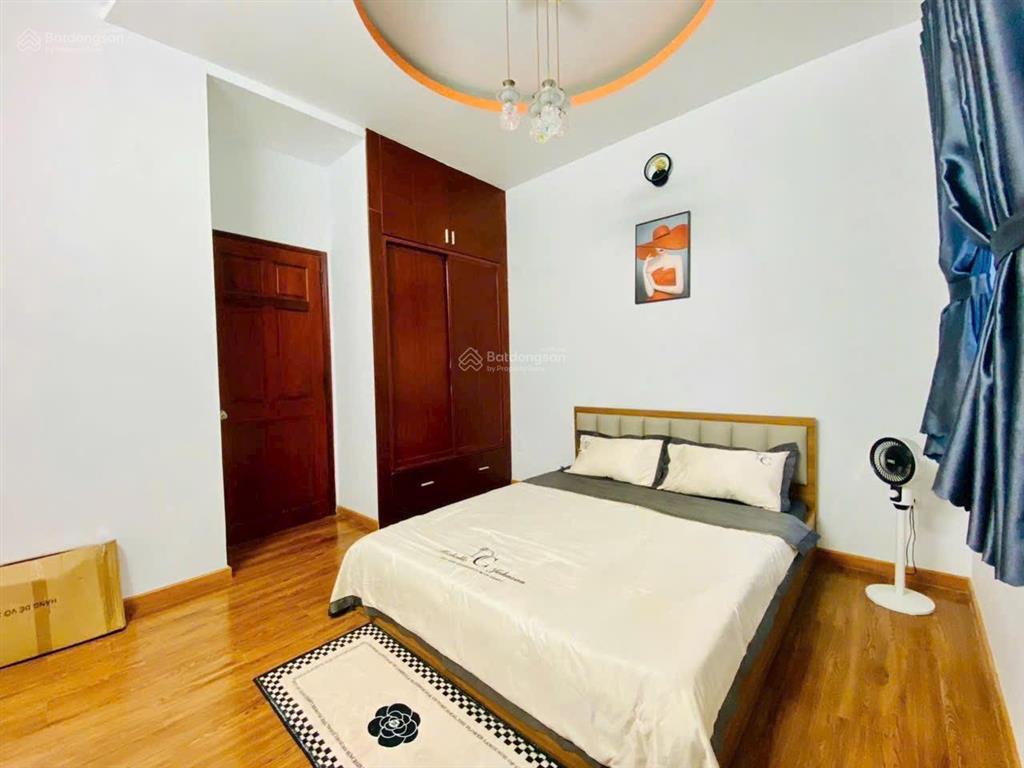 Diện tích to 3 tầng lầu bề thế hẻm xe tải 4 phòng ngủ đường phạm văn chiêu ngay nhà thờ thạch đà