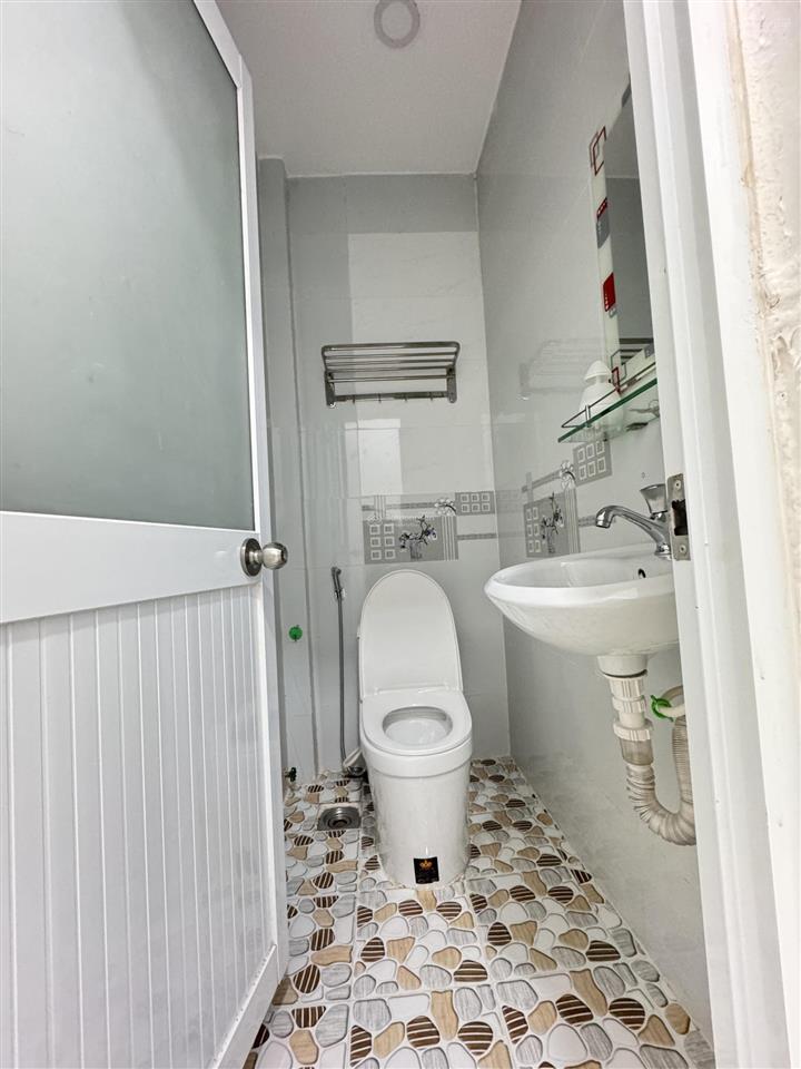 Hiếm , 4 phòng ngủ  3 tầng lầu hẻm rộng đường số 59 phạm văn chiêu  kèm nội thất