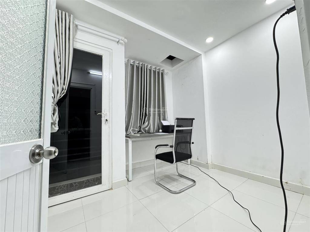 Hiếm , 4 phòng ngủ  3 tầng lầu hẻm rộng đường số 59 phạm văn chiêu  kèm nội thất