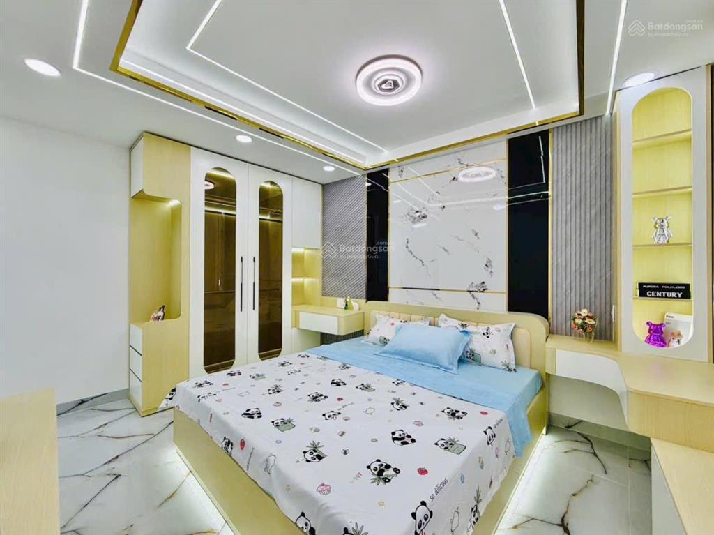 Diện tích toxây mới5 tầng lầu5 phòng ngủ2 sân thượngphòng xông hơiquang trung