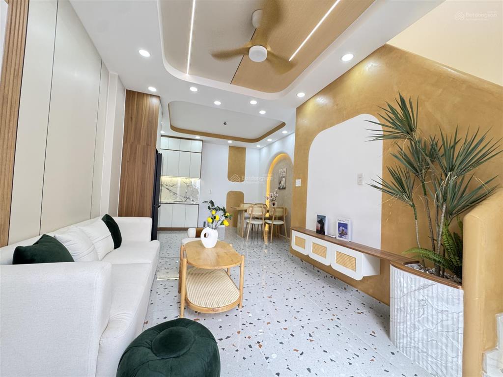 Rẻ  diện tích lớn ngang nhà rộng 4m gần chợ hạnh thông tây hẻm thông nhà mới cứng