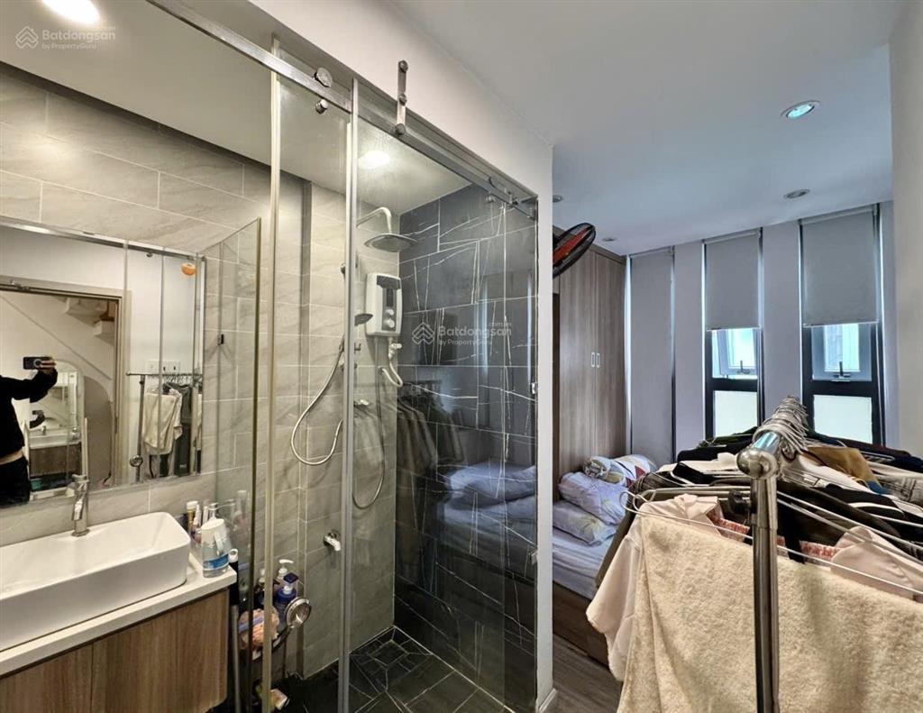 Không lộ giới, không quy hoạch, hẻm ô tô, 4 tầng lầu, sát vách phú nhuận và sân bay, 3,99 tỷ