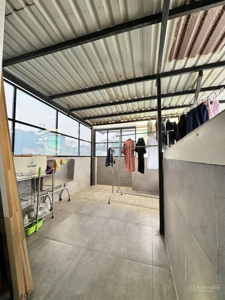 Không lộ giới, không quy hoạch, hẻm ô tô, 4 tầng lầu, sát vách phú nhuận và sân bay, 3,99 tỷ