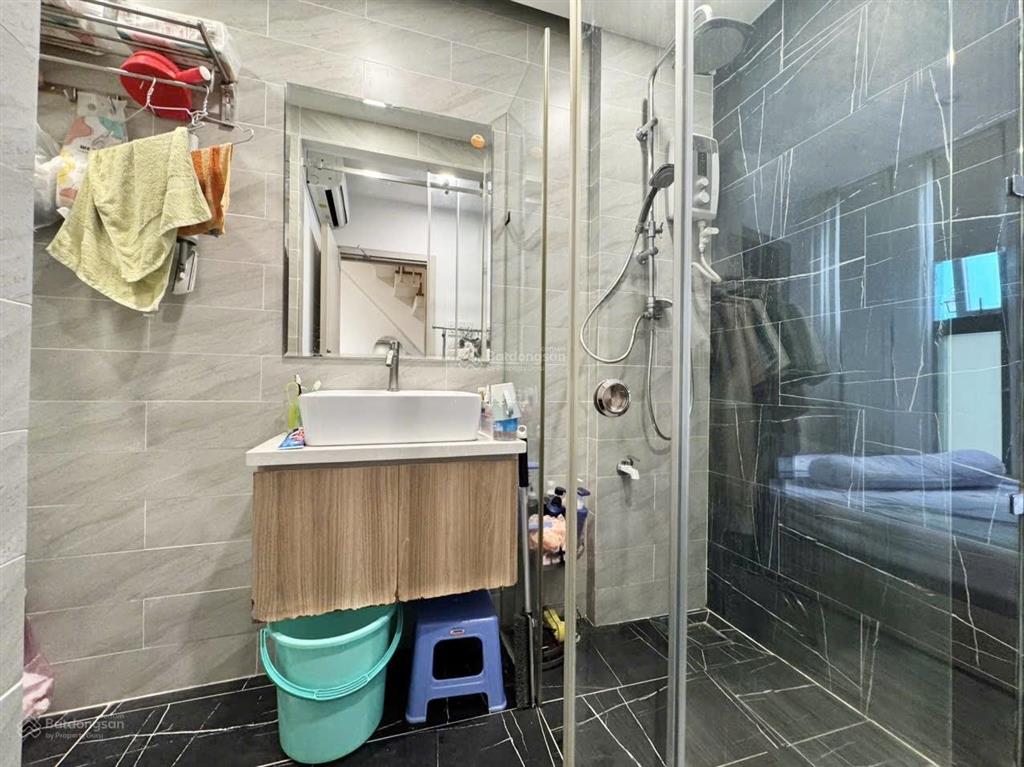 Không lộ giới, không quy hoạch, hẻm ô tô, 4 tầng lầu, sát vách phú nhuận và sân bay, 3,99 tỷ