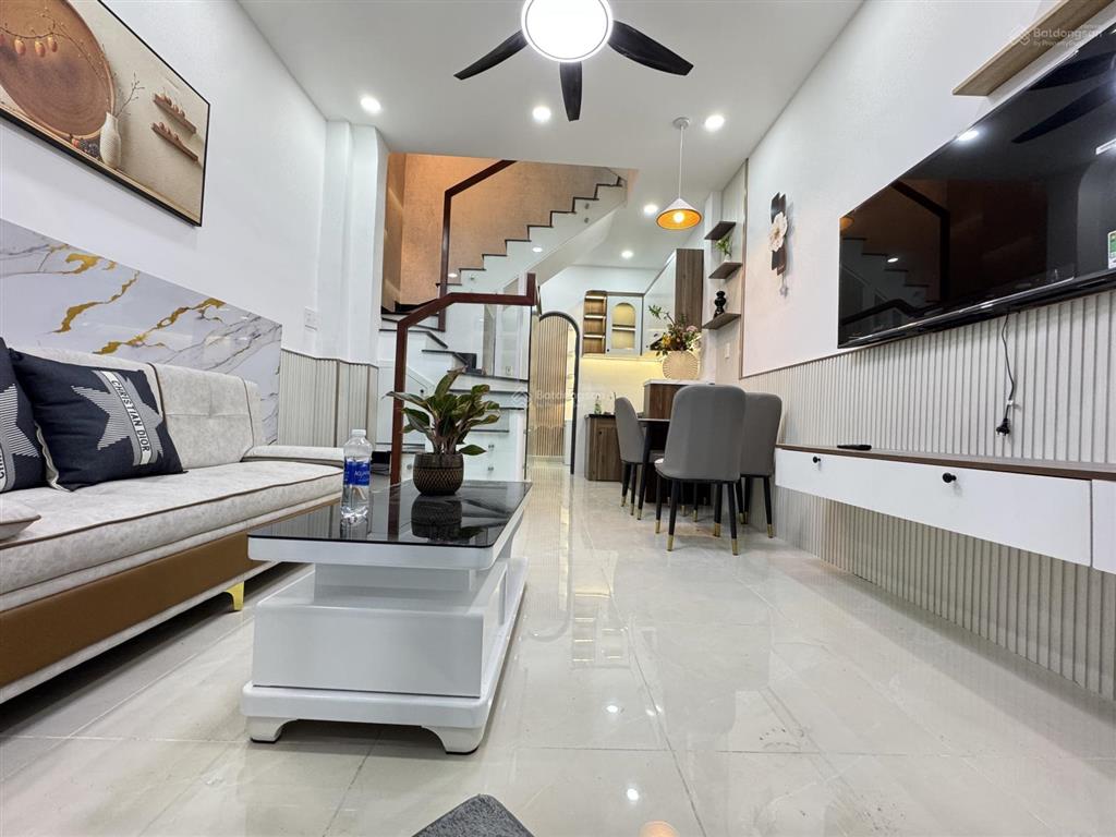 Tin thật  3 phòng ngủ  2 sân thượng trước sau  giáp sân bay  cạnh phú nhuận  đg quang trung