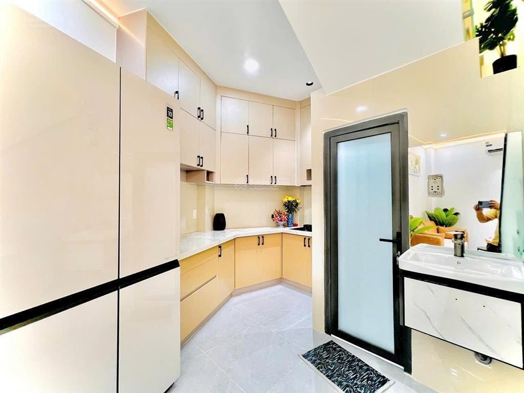 Rẻ 40m2 đất 3 tầng lầu  sát với đại học công nghiệp chợ gò vấp có sân để xe chỉ hơn 3 tỏi