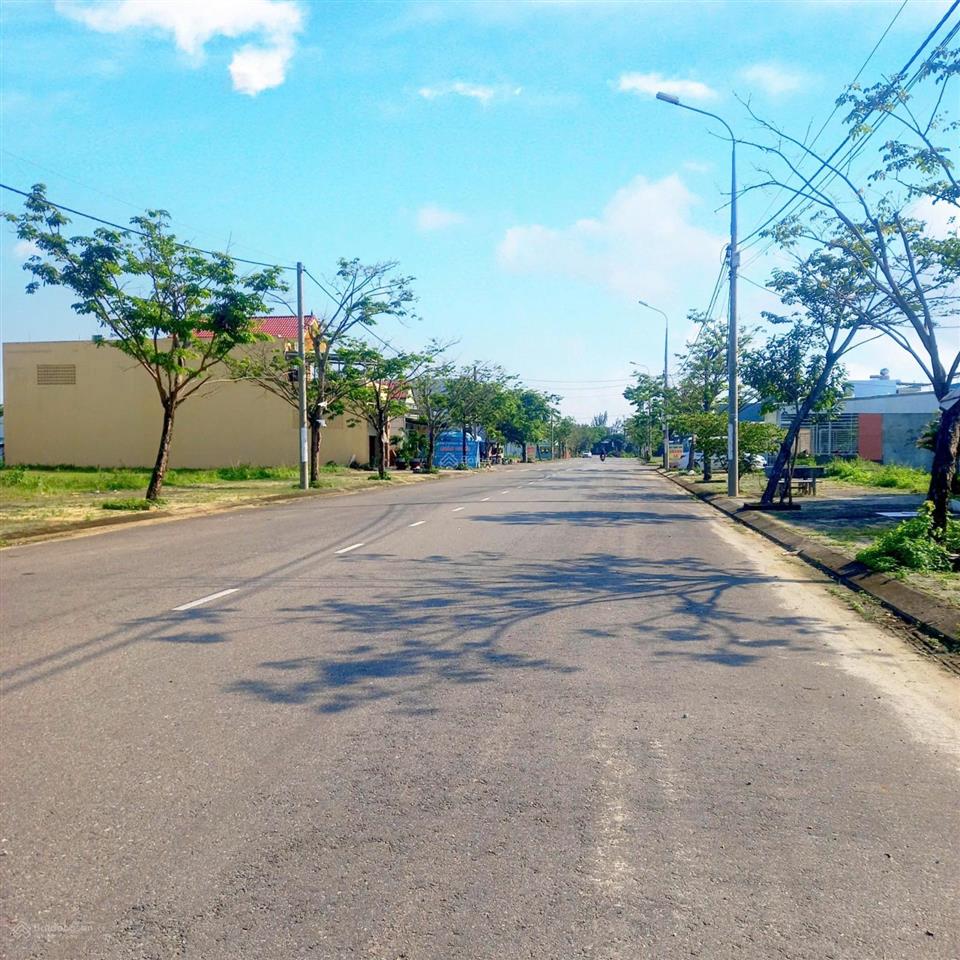 Lô góc 2 mặt tiền ngã 4 kdt ngân câu ngân giang điện ngọc