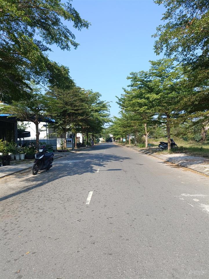 94.5m2 đường 7m5 hướng đông nam kdt an phú quý