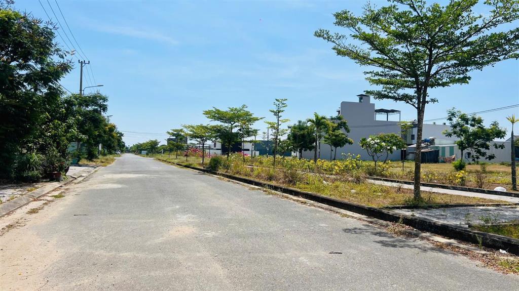 147m2 đường 40m kdt số 9 điện ngọc