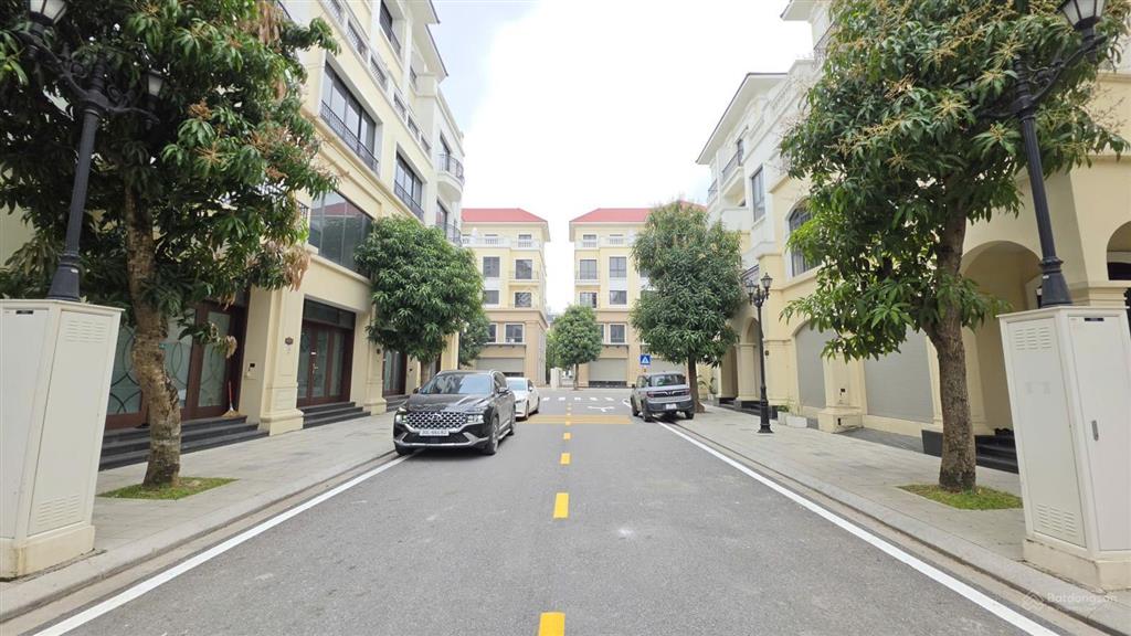 Cắt lỗ 2.6 tỷ liền kề vinhomes ocean park 2 ở trung tâm dự án, thiết kế được sân vườn, tiểu cảnh