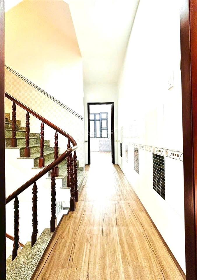 Bán nhà 1 trệt 2 lầu, hẻm ô tô phường 16, quận 8 gần võ văn kiệt 5 tỷ thương lượng