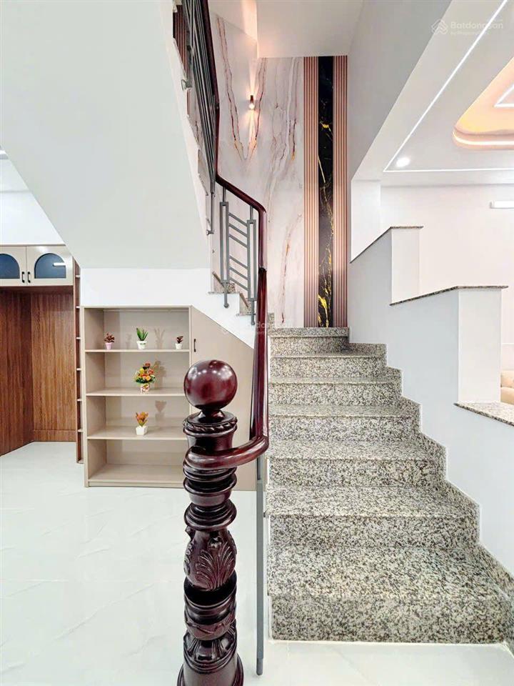 Bán nhà hẻm xe hơi phạm thế hiển, p5, q8 4x15m có 1 trệt 2 lầu 4 phòng ngủ, nhà mới đẹp vào ở ngay