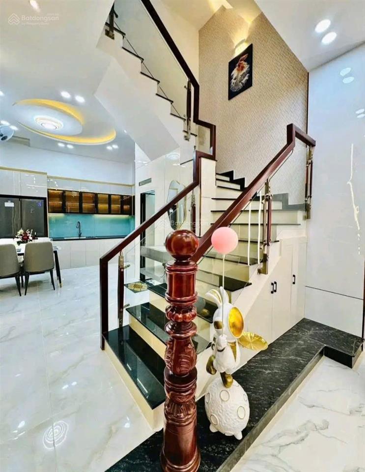 Bán nhà âu dương lân, p3, q8 4,5x12m 3 tấm 4 phòng hẻm to, 5 tỷ thương lượng mạnh