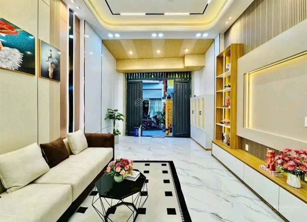 Bán nhà âu dương lân, p3, q8 4,5x12m 3 tấm 4 phòng hẻm to, 5 tỷ thương lượng mạnh
