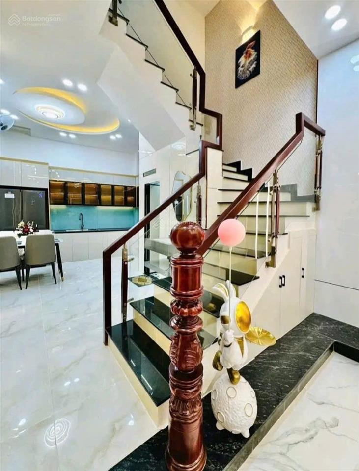 Bán nhà âu dương lân, p. chánh hưng, q8 4,5x12m 3 tấm 4 phòng hẻm to  thương lượng mạnh