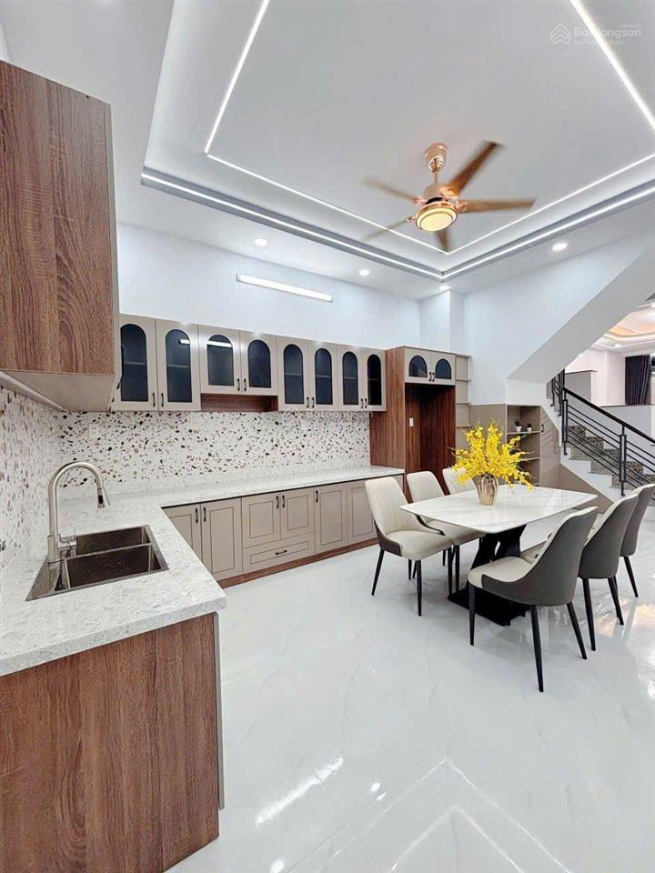Bán nhà phạm thế hiển, p5, q8 4x15m, 3 tấm 5 tỷ thương lượng mạnh, sổ riêng 4 pn hẻm to