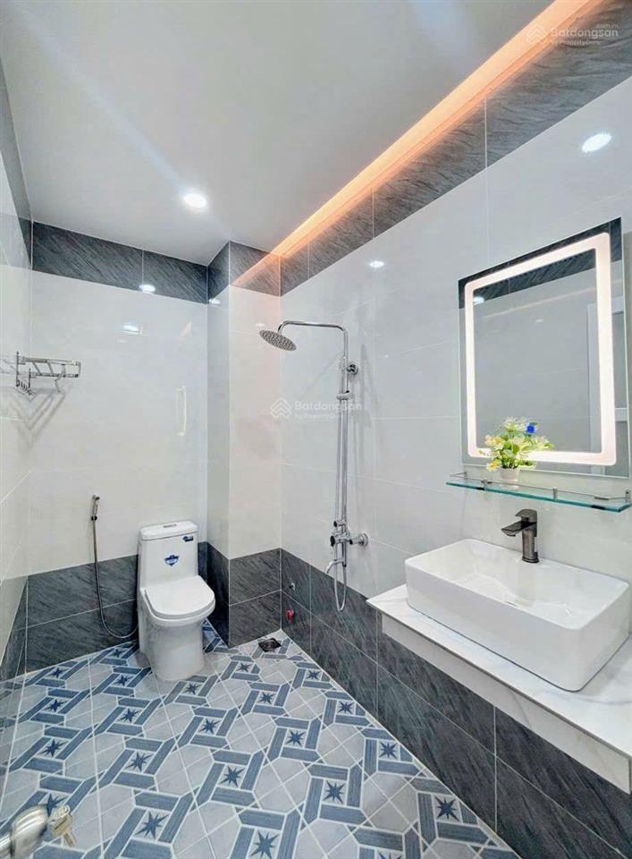 Bán nhà phạm thế hiển, p5, q8 4x15m, 3 tấm 5 tỷ thương lượng mạnh, sổ riêng 4 pn hẻm to