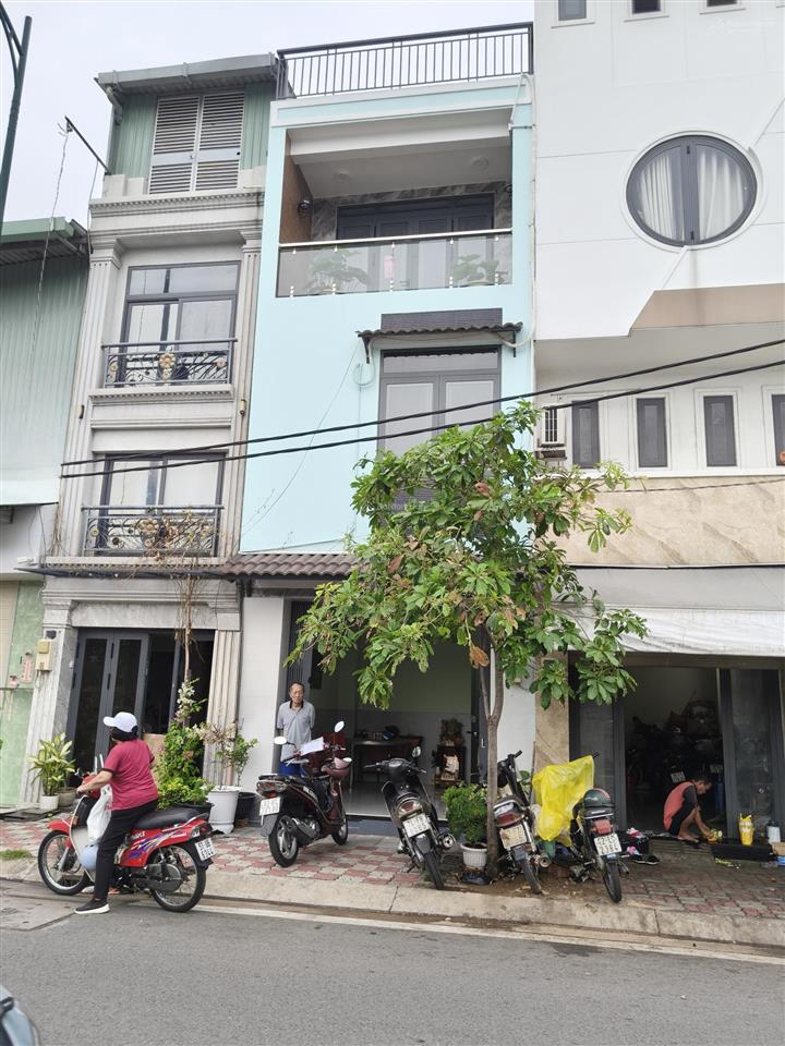 Cho thuê nhà mặt tiền ba đình, quận 8 4x20 4 phòng 3 wc 15 triệu kinh doanh tốt