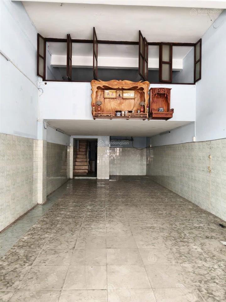 Cho thuê nhà mặt tiền gần phùng hưng, quận 5  4x14m  2 phòng  kinh doanh tốt
