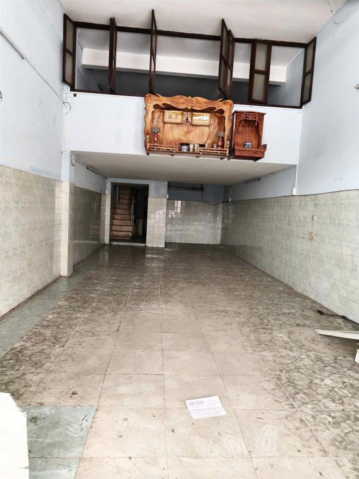 Cho thuê nhà mặt tiền gần phùng hưng, quận 5  4x14m  2 phòng  kinh doanh tốt