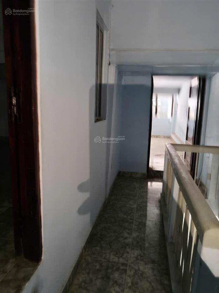 Cho thuê nhà mặt tiền gần phùng hưng, quận 5  4x14m  2 phòng  kinh doanh tốt