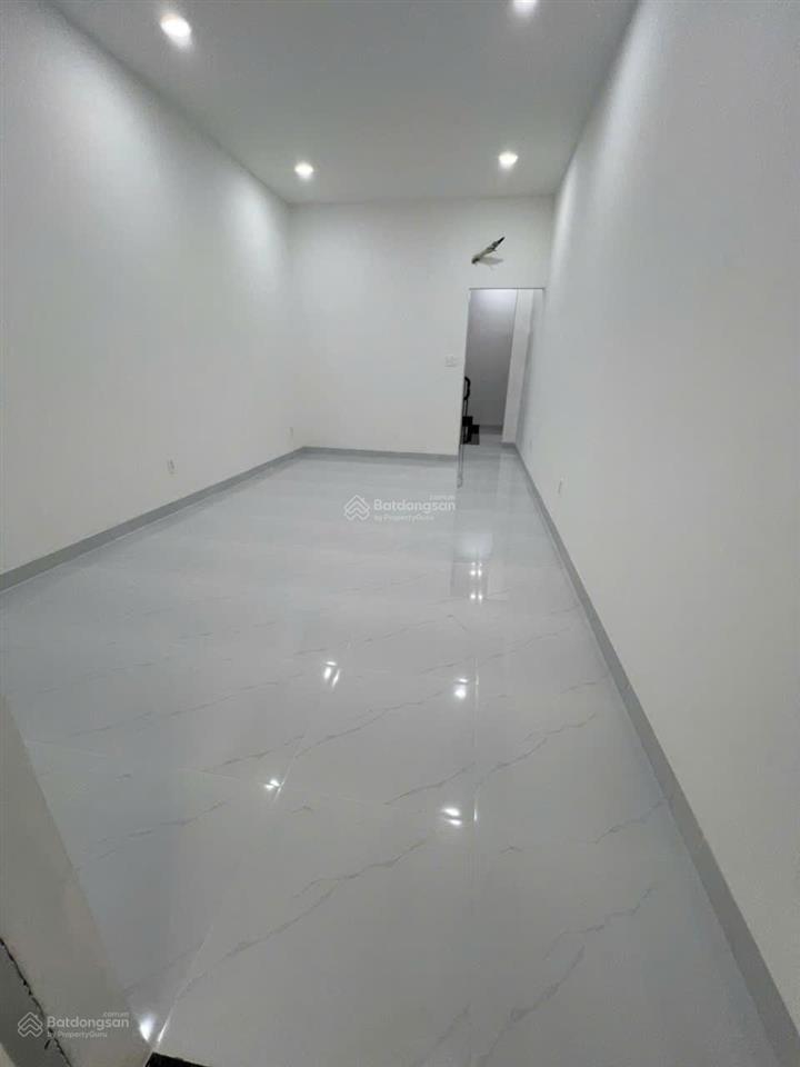 Cho thuê nhà mặt tiền lê hồng phong, q10 5 phòng, 35 triệu/tháng