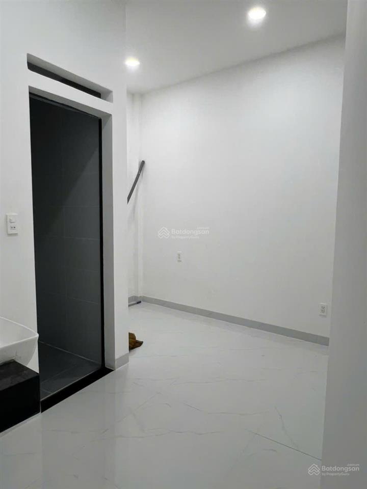 Cho thuê nhà mặt tiền lê hồng phong, q10 5 phòng, 35 triệu/tháng