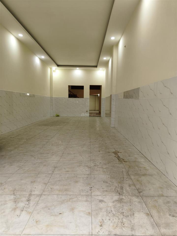 Cho thuê nhà mặt tiền gần hải thượng lãn ông, quận 5 9x23m, 4 tấm, 8 phòng 6 wc 50 triệu/tháng