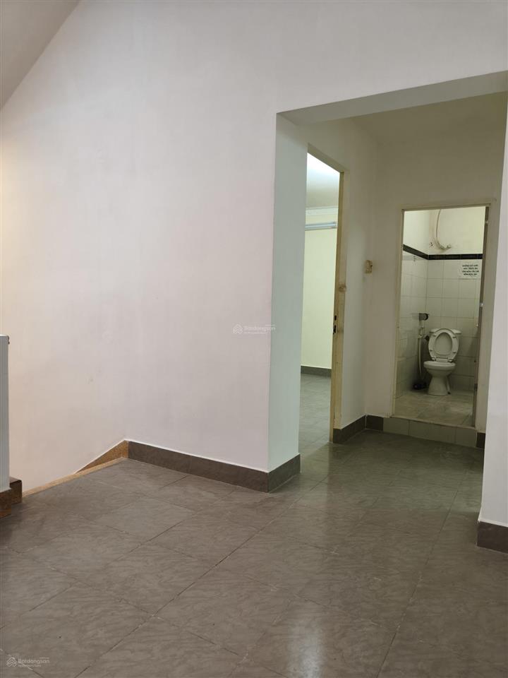 Cho thuê nhà mặt tiền gần hải thượng lãn ông, quận 5 9x23m, 4 tấm, 8 phòng 6 wc 50 triệu/tháng