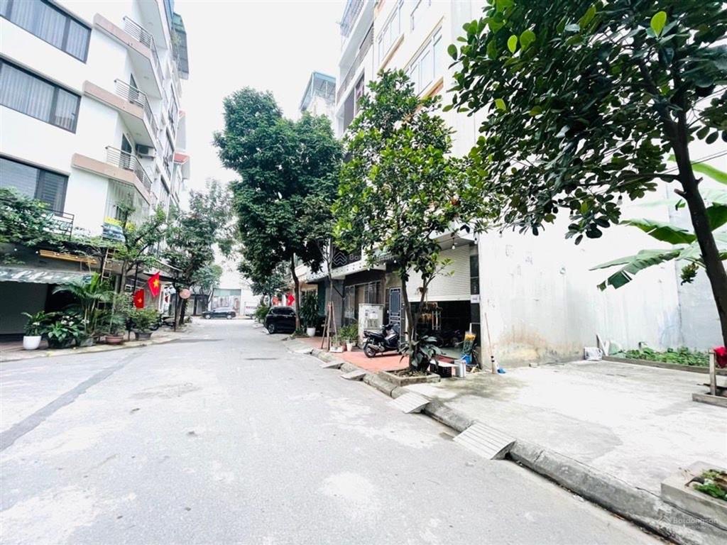 Phân lô vỉa hè ô tô tránh kđt xa la hà đông 63m² mt 4.5m giáp công viên 14.6 tỷ