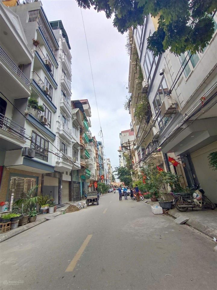 Phân lô vỉa hè 3 ô tô tránh mặt phố quận ủy hà đông 5 tầng mt rộng ở kinh doanh