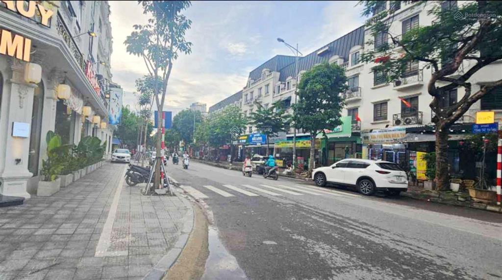 Cần bán liền kề 2 mặt tiền vỉa hè ô tô kđt văn phú 76m2 mt 5m sát chung cư kinh doanh đỉnh